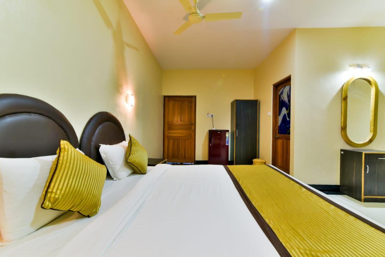 Baga Fantacia Beach Inn カラングート エクステリア 写真