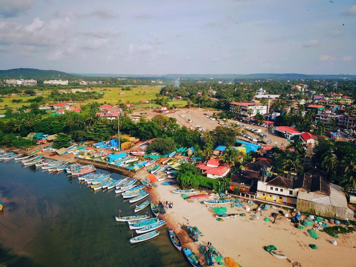 Baga Fantacia Beach Inn カラングート エクステリア 写真