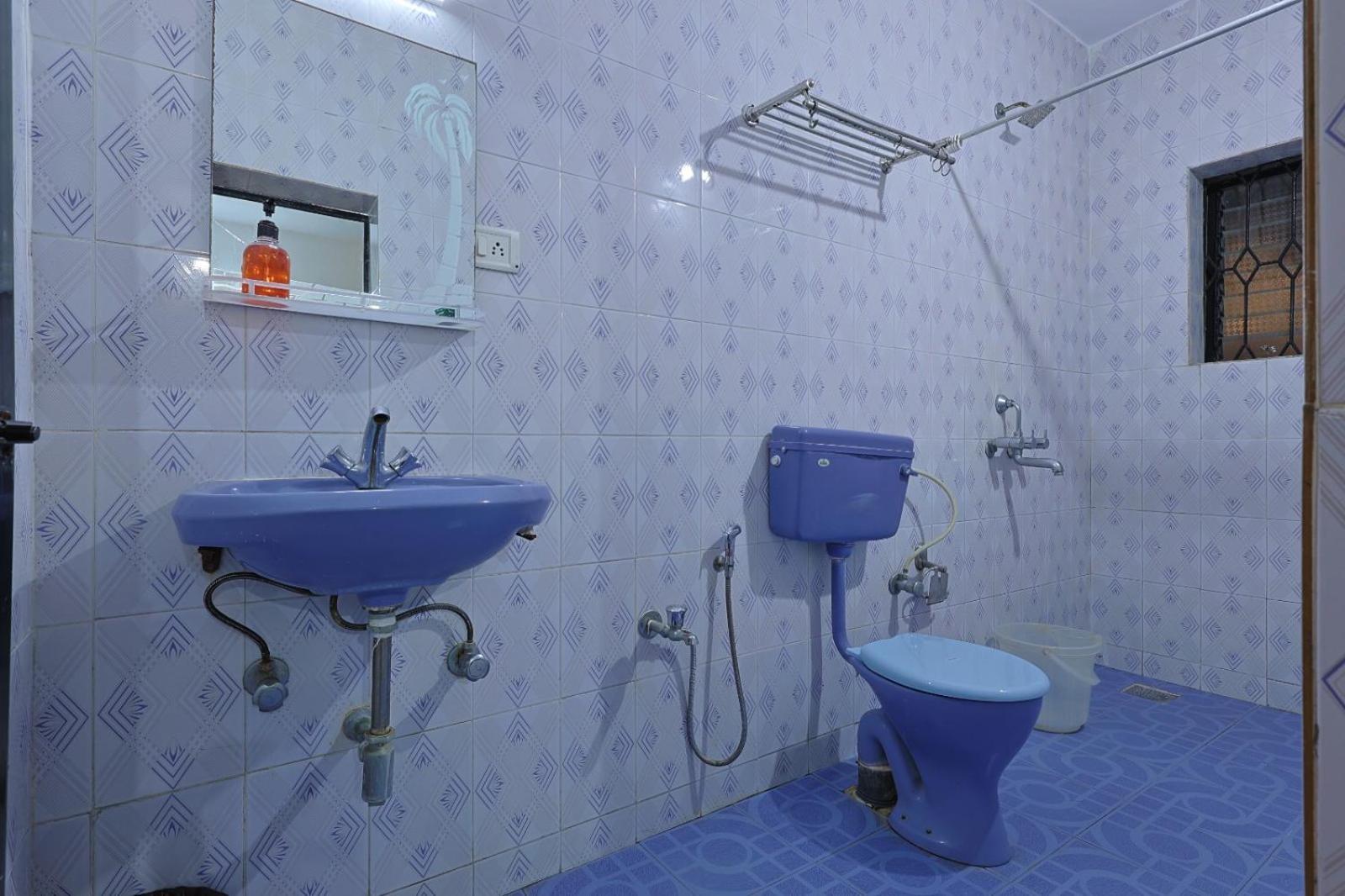 Baga Fantacia Beach Inn カラングート 部屋 写真